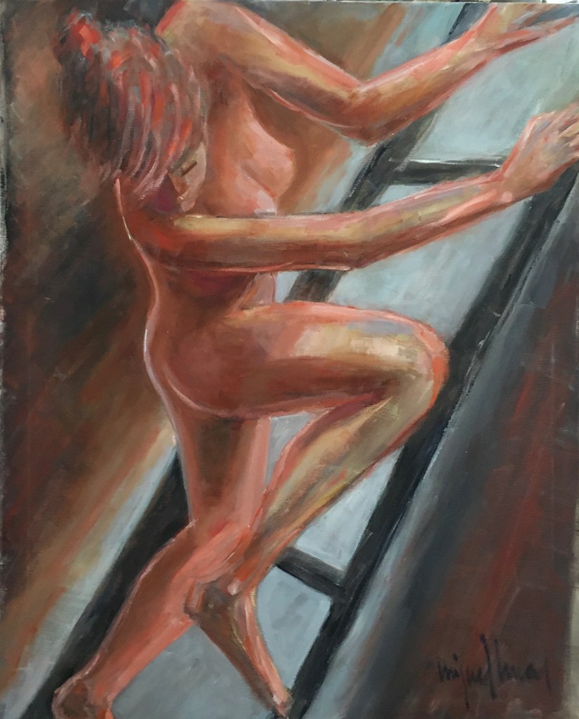 Una figura femenina desnuda ascendiendo por una escalera, con un enfoque en sus brazos y piernas, en un estilo artístico con tonos cálidos y sombreados.